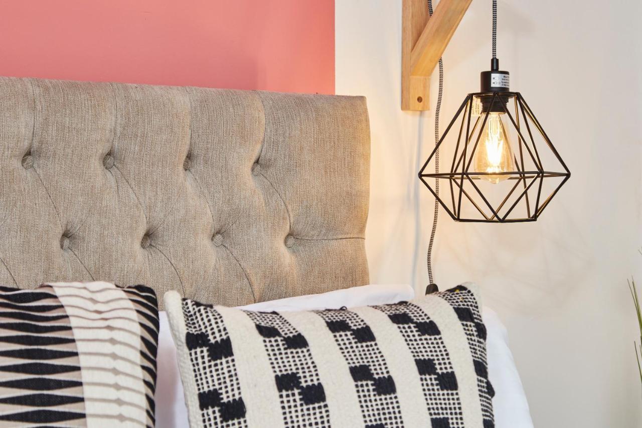 Stunning City Centre 3 Bed, 3 Bath - Sleeps 8! Daire Leeds  Dış mekan fotoğraf
