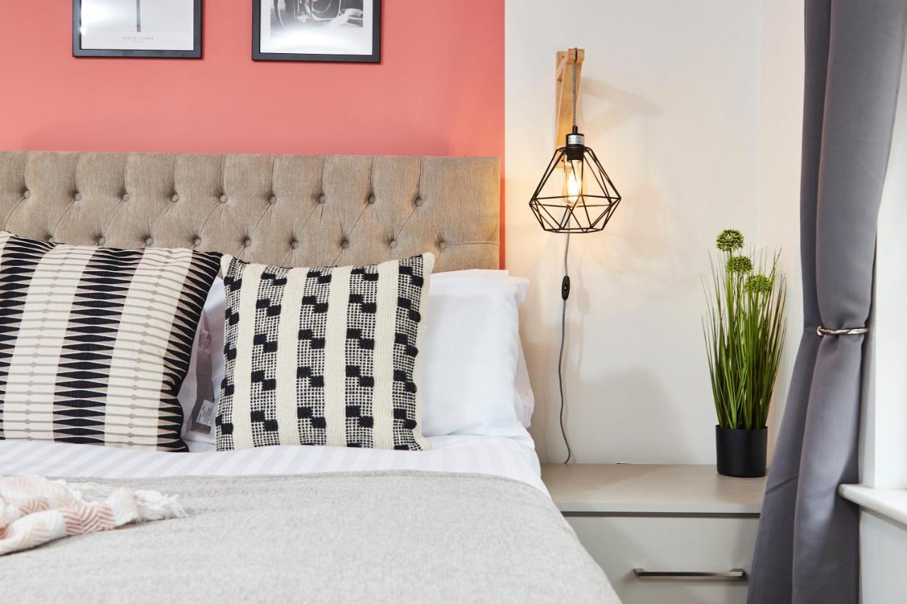Stunning City Centre 3 Bed, 3 Bath - Sleeps 8! Daire Leeds  Dış mekan fotoğraf