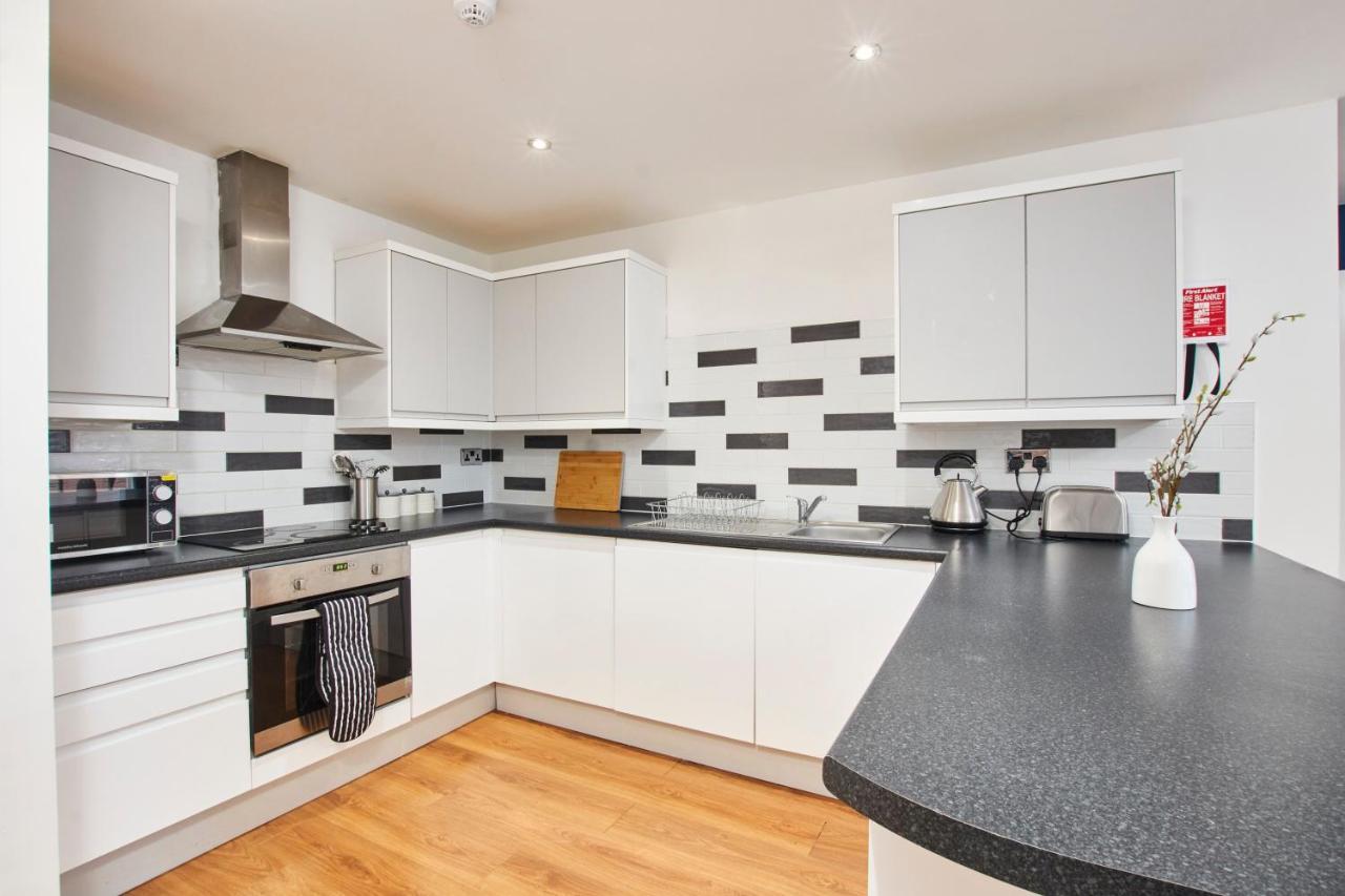 Stunning City Centre 3 Bed, 3 Bath - Sleeps 8! Daire Leeds  Dış mekan fotoğraf